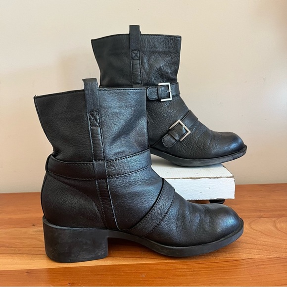 Cole Haan Black Alix Moto Leather Ankle Boot Air Soles Wms Size 8.5B - Picture 2 of 7